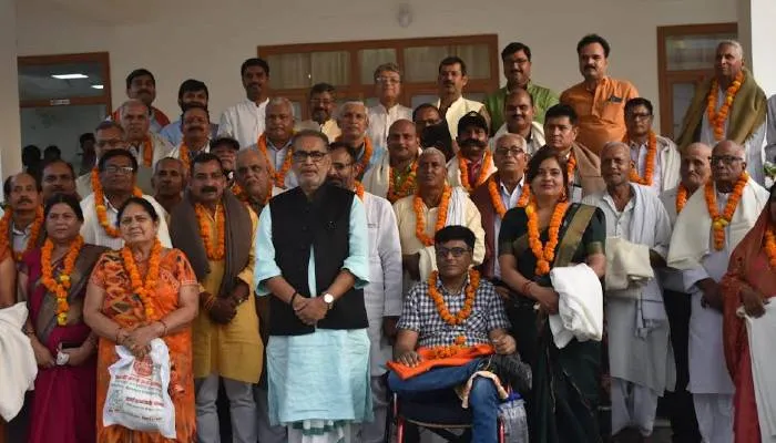 गुलामी के लंबे कालखंड में असंख्य बलिदान देकर हमने हासिल की आजादी : राधा मोहन सिंह