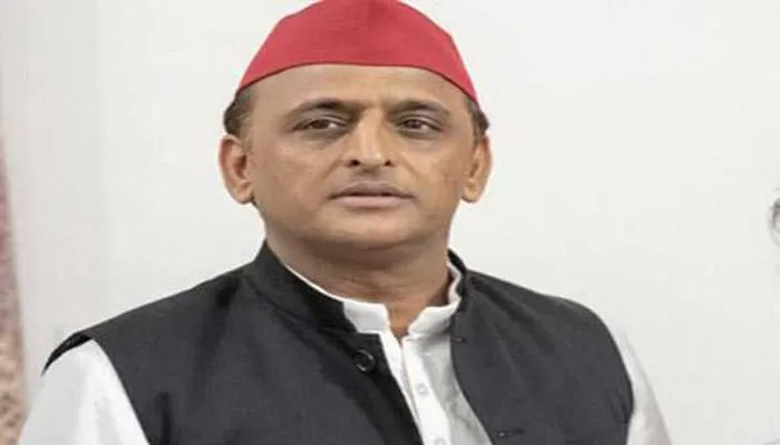 मंत्री बदलने पर भी यूपी में नहीं सुधरी बिजली की चाल: अखिलेश यादव