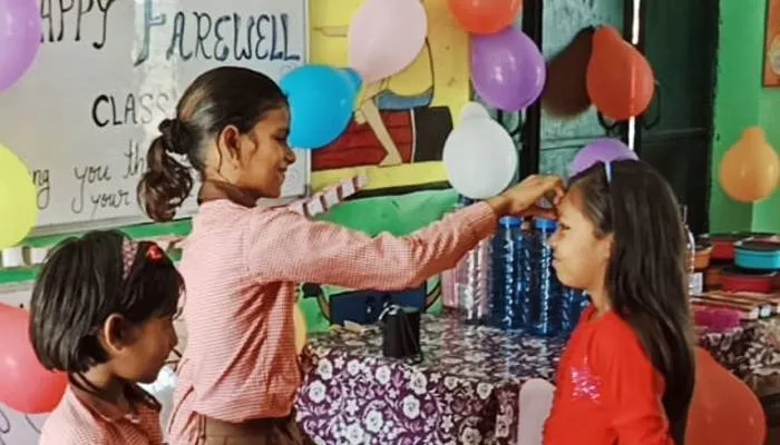 हरदोई: ‘बच्चे होते हैं शिक्षित समाज की नींव’ प्राथमिक विद्यालय जोगीपुर में हुआ विदाई समारोह का आयोजन