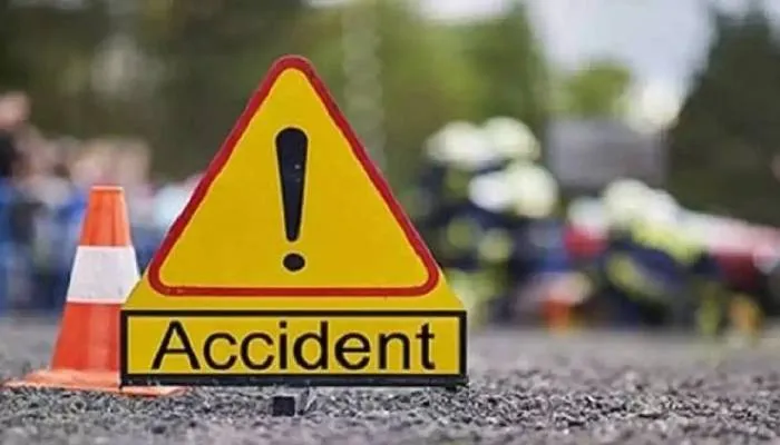 गोंडा में भीषण सड़क हादसा: बोलेरो की टक्कर से बाइक सवार तीन युवकों की मौत