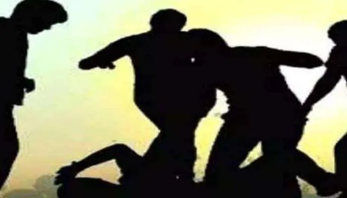 बस्ती: जमीनी विवाद को लेकर दो पक्षों में मारपीट, एक की मौत, तीन घायल