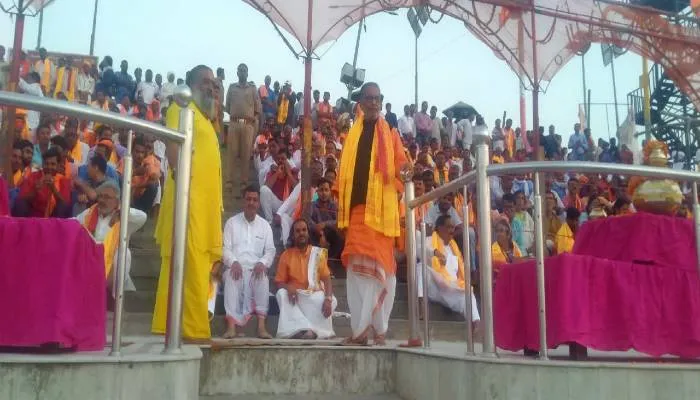 पूर्व केंद्रीय मंत्री के नेतृत्व में मोतिहारी से आए करीब 700 भाजपाइयों ने किया अयोध्या दर्शन