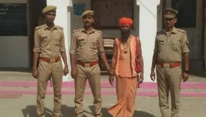 बहराइच: वेश बदलकर फरार हत्यारोपी को पुलिस ने दबोचा, कभी नेपाल तो कभी दूसरे जिलों में लेता था पनाह