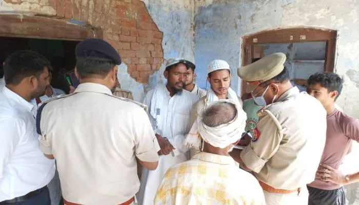 हरदोई: प्रेमी युगल की गोली मारकर हत्या! सीएचसी भवन के अंदर मिला दोनों का शव, जांच में जुटी पुलिस