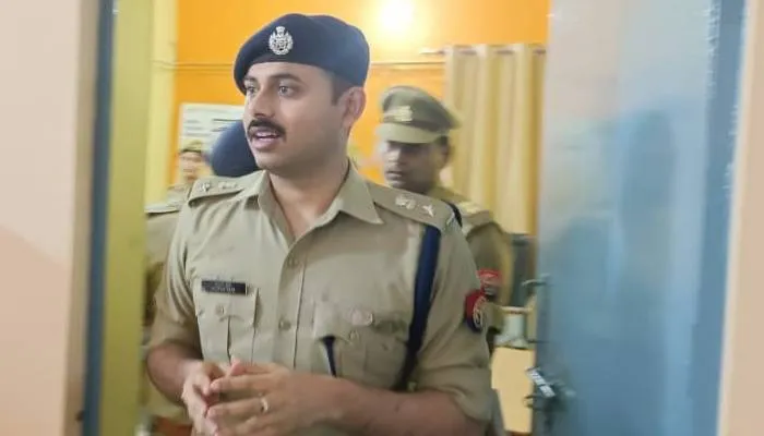 बाराबंकी: एसपी ने किया घुंघटेर थाने का वार्षिक निरीक्षण, पुलिसकर्मियों को दिए दिशा-निर्देश