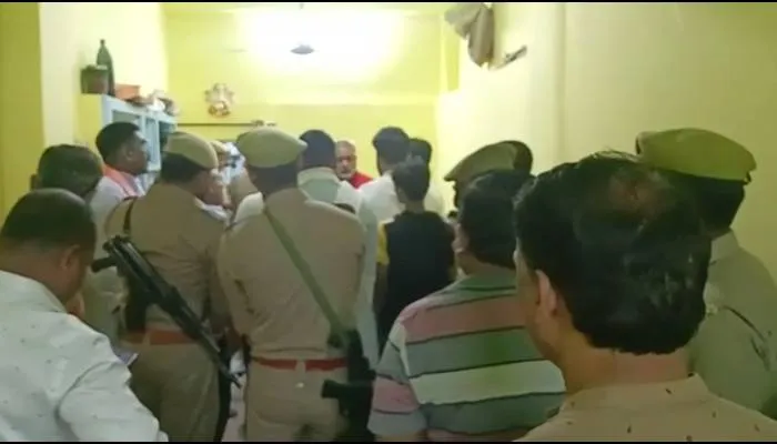 बहराइच: घर में महिला की गला रेतकर हत्या, बाजार में फैली दहशत, जांच में जुटी पुलिस