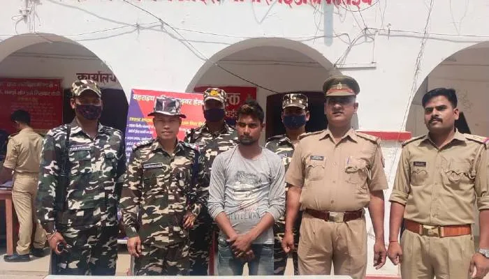 बहराइच: 119 ग्राम स्मैक के साथ तस्कर गिरफ्तार, पुलिस और एसएसबी की कार्रवाई