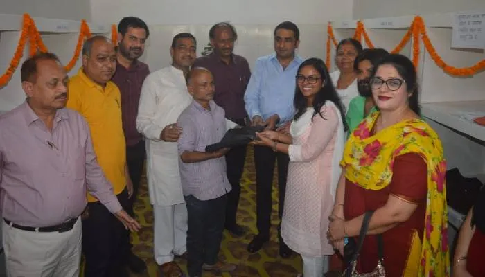 अयोध्या: नेकी के भंडार से होगा गरीबों का उद्धार, नगर निगम व कुछ पल फाउंडेशन ने संयुक्त रूप से कराया भंडार कक्ष का शुभारंभ