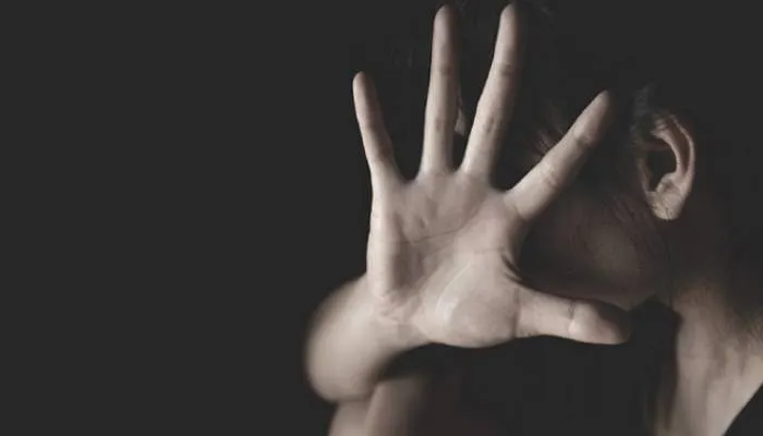 शर्मनाक: छात्रा से दुष्कर्म का प्रयास, विरोध पर मां को लात मारकर भागा आरोपी, जांच में जुटी पुलिस