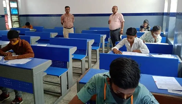 बाराबंकी: सहायक आयुक्त की देखरेख में सम्पन्न हुई नवोदय विद्यालय की प्रवेश परीक्षा