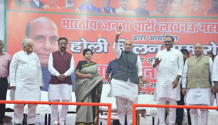 भाजपा सरकार बनने के बाद भारत बन रहा आत्मनिर्भर : राजनाथ सिंह
