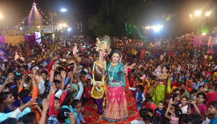 बाराबंकी: साईं भजन संध्या में भाव विभोर हुए भक्त, विष्णु तिवारी और उनकी टीम ने बांधा समां