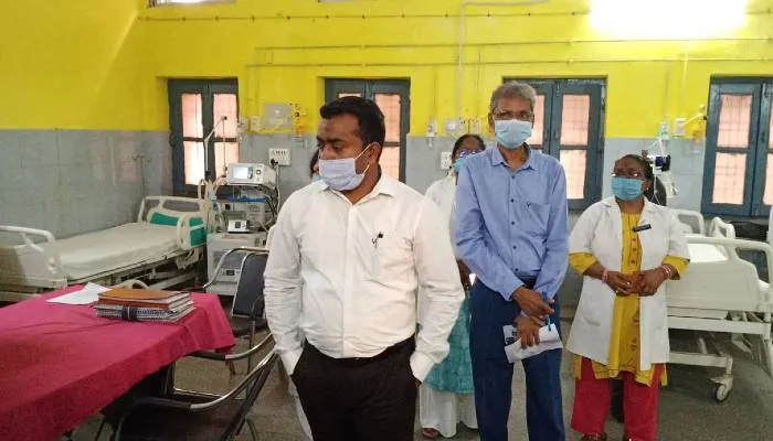 अयोध्या: डीएम ने जिला महिला अस्पताल का किया औचक निरीक्षण, दिये आवश्यक दिशा-निर्देश