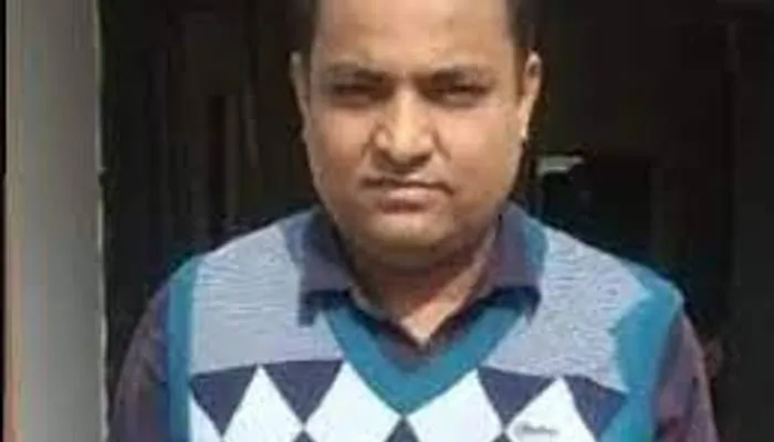 लापरवाही बरतने के आरोप में महाराजगंज के बीएसए सचिवालय से किये गये संबद्ध