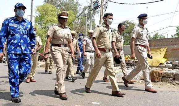 जहांगीरपुरी हिंसा: वीएचपी नेताओं को कुशल चौक पर रोका गया, जुमे की नमाज के मद्देनजर कड़ी सुरक्षा