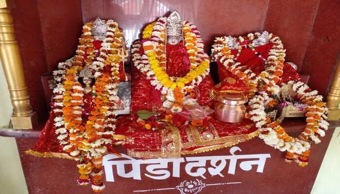 अयोध्या: चैत्र नवरात्र के पर्व पर जगमगाया मंदिर, सुरक्षा व्यवस्था के हुए पुख्ता इंतजाम