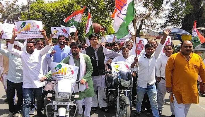 नागरिकों के साथ मोदी सरकार कर रही छल : निर्मल खत्री