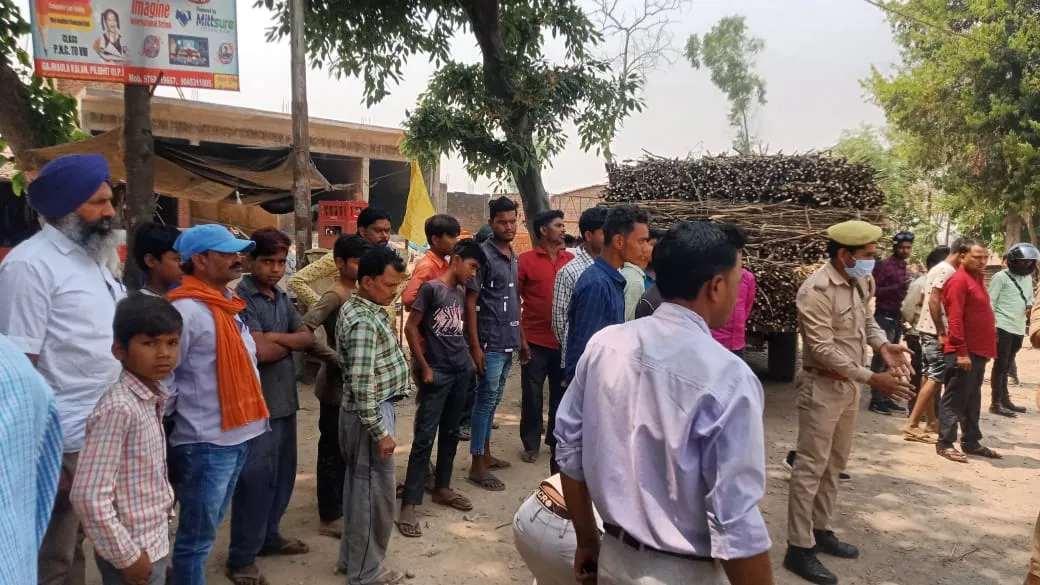 पीलीभीत: गन्ना लदी ट्रैक्टर ट्रॉली की टक्कर से किसान की मौत, पौत्र गंभीर