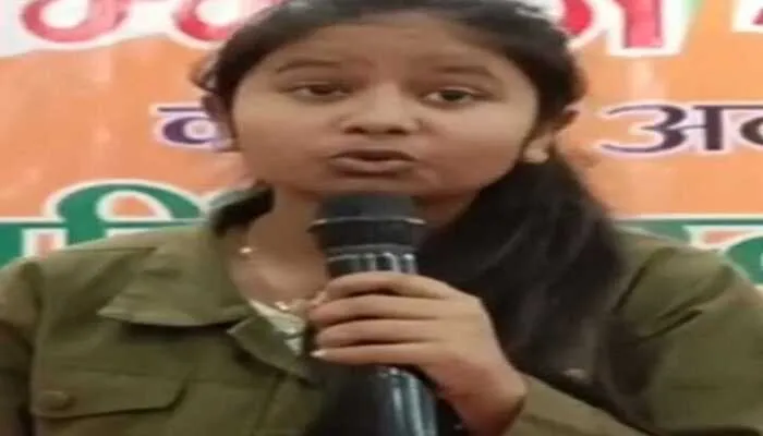 रायबरेली: बैसाखी मेला के रंगारंग कार्यक्रम में एंजेल के गजल ने बांधा समा, दर्शक हुए भाव विभोर