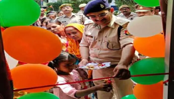बाराबंकी: एएसपी ने किया महिला हेल्प डेस्क के नवीन कक्ष का उद्घाटन, बालिकाओं को किया जागरूक