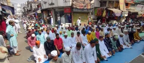 हल्द्वानी: अलविदा-अलविदा माहे रमजान अलविदा, अल्लाह की इबादत में झुके हजारों सिर… देखें VIDEO