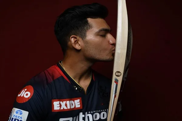 IPL 2022 : ऋषभ पंत के पदचिह्नों पर चल रहे हैं अनुज रावत