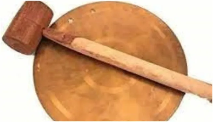 अयोध्या: परिषदीय स्कूलों में अब ढाई किलो का घंटा अनिवार्य, टाइम-टेबल के हिसाब से होगी पढ़ाई