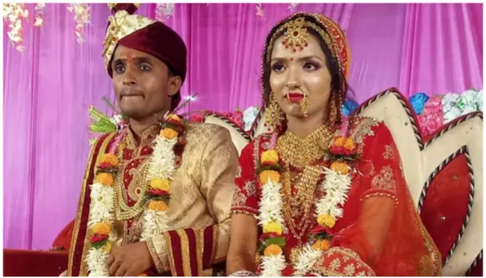 आजमगढ़: मुस्लिम परिवार ने हिन्दू बेटी की शादी के लिये अपने आंगन में सजाया मंडप, दोनों धर्मों की महिलाओं ने गाये मंगल गीत