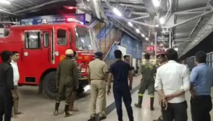 आगरा: कैंट स्टेशन के प्लेटफार्म पर मालगाड़ी की बोगी में लगी आग, मची अफरा-तफरी