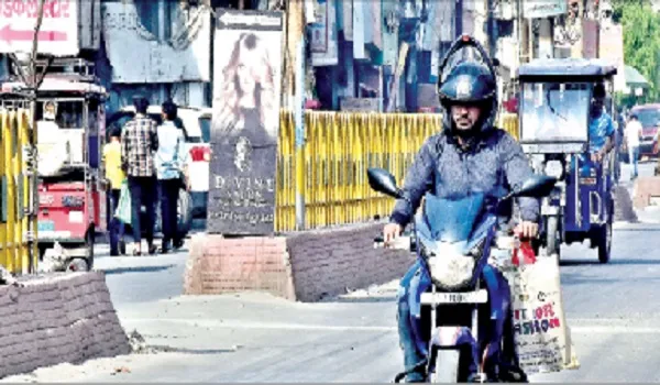 सावधान ! यहां कदम-कदम पर मुंह खोल कर खड़ी है मौत