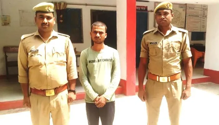 अयोध्या: तीन साल से फरार चल रहे आई विजन कंपनी के एरिया मैनेजर को पुलिस ने दबोचा