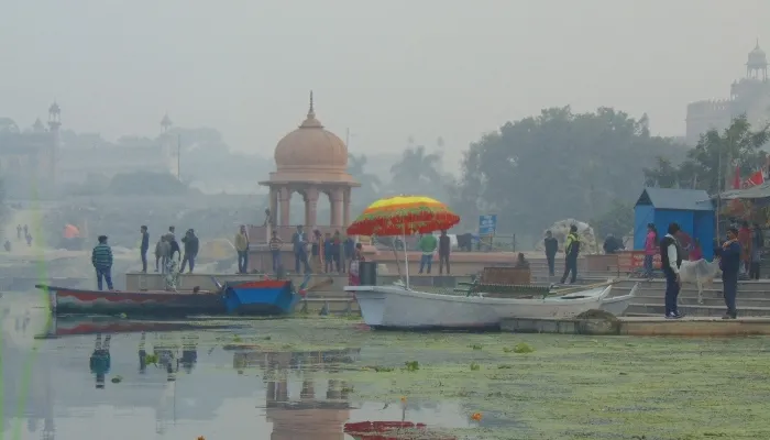लखनऊ: पुनीत सागर अभियान के तहत एनसीसी कैडेटों ने गोमती नदी के कुड़िया घाट में करवाई सफाई