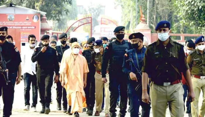 गोरखनाथ मंदिर में हमले के बाद बढ़ाई गई सीएम योगी की सुरक्षा, CRPF की दो प्लाटून हुईं तैनात