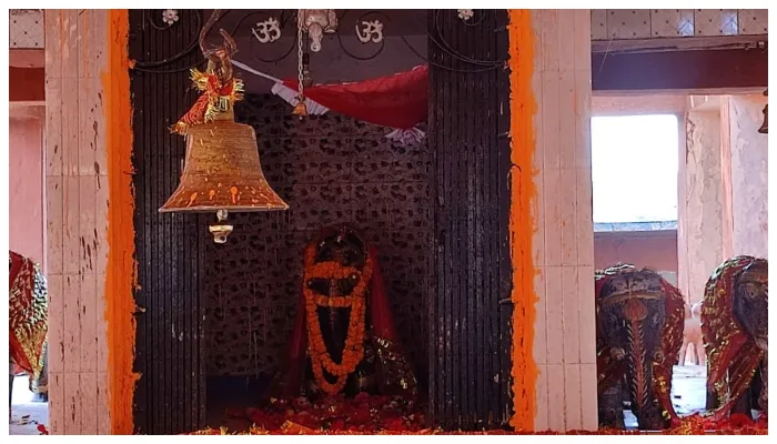 गोरखपुर: ब्रिटिश काल में बना यह मंदिर है आस्था का केन्द्र, 200 वर्षों से मेले का होता है आयोजन