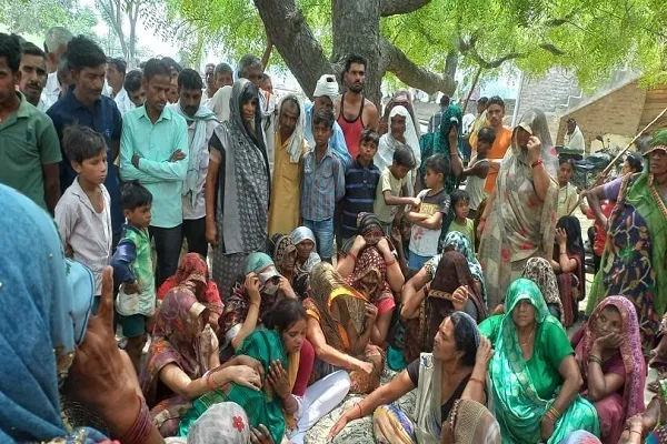 संभल : पति से कहासुनी के बाद फंदे पर झूली महिला, मौत
