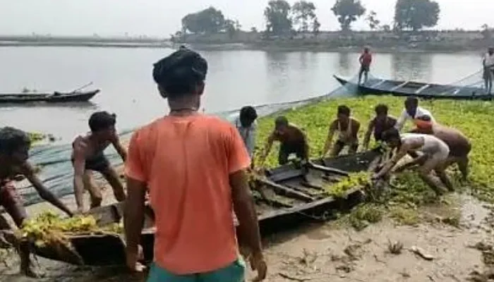 कुशीनगर: नारायणी नदी में नाव पलटने से डूबे 10 लोग, तीन की हुई मौत
