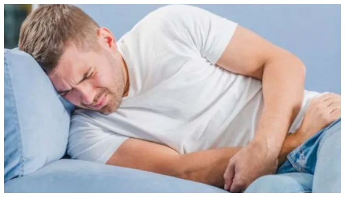 अगर आप भी हैं एसिडिटी से परेशान, तो जानें कारण और उपाय