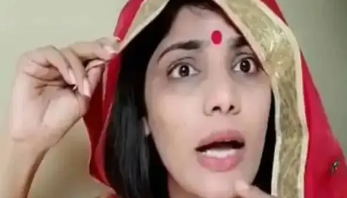 वाराणसी: नेहा सिंह राठौर ने सोशल मीडिया पर पोस्ट किया महंगाई पर नया गाना, कहा- लहे-लहे खरच करा, पपुआ के माई हो