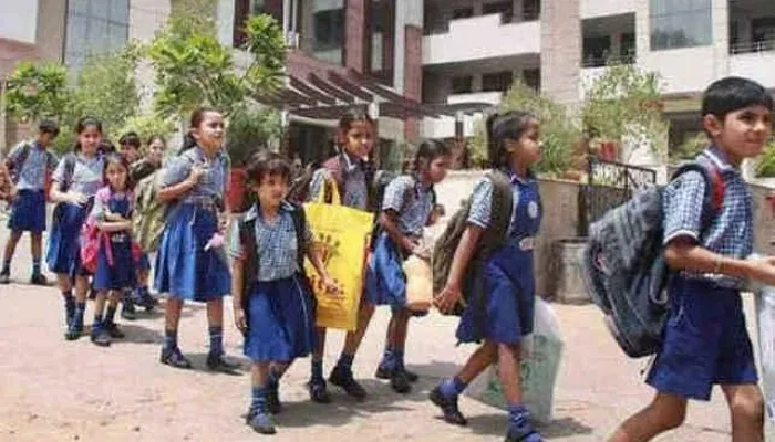 अयोध्या: परिषदीय स्कूलों में बनेगी आदर्श रसोई, छात्र संख्या के आधार पर होगी बर्तन की खरीद