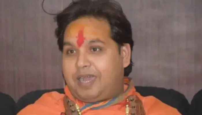 गाजियाबाद: आध्यात्मिक गुरु पुलकित महाराज ने दिया विवादित बयान, FIR दर्ज
