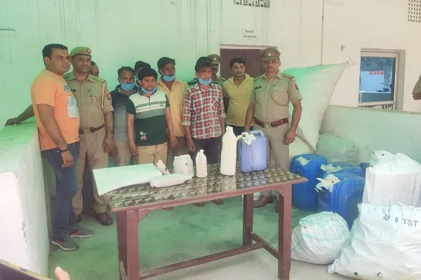 बिजनौर : पुलिस ने अवैध शराब के साथ 7 आरोपी दबोचे, 6 फरार