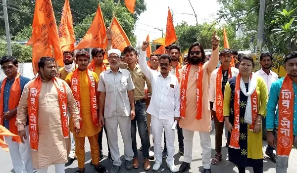 मुरादाबाद : शिव सैनिकों ने किया प्रदर्शन, कहा- जेल में बंदियों का हो रहा उत्पीड़न