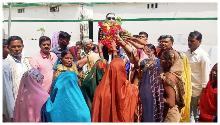 बहराइच: शहर में निकाली गई शोभायात्रा, बाबा साहब के बताए रास्ते पर चलने का लिया संकल्प