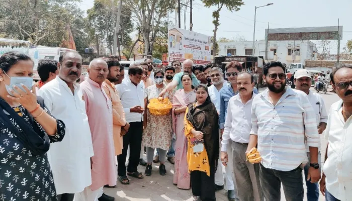 बहराइच: विश्व स्वास्थ्य दिवस पर भाजपा की ओर से कार्यक्रम आयोजित, चलाया गया सफाई अभियान