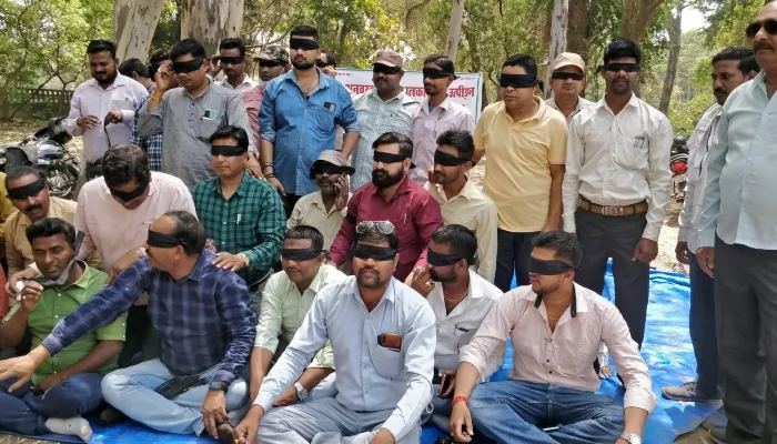 बाराबंकी: तथ्य देखकर सच लिखने वाले कलमकारों ने आंखों पर बांधी काली पट्टी