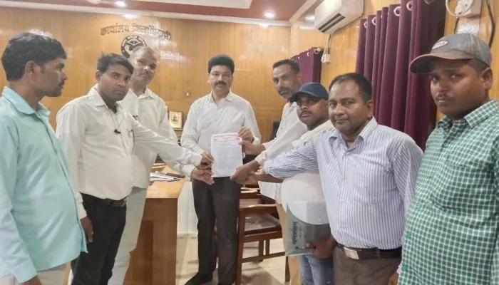 अयोध्या: बढ़ती महंगाई के खिलाफ भाकपा ने राष्ट्रपति को संबोधित ज्ञापन जिलाधिकारी को सौंपा