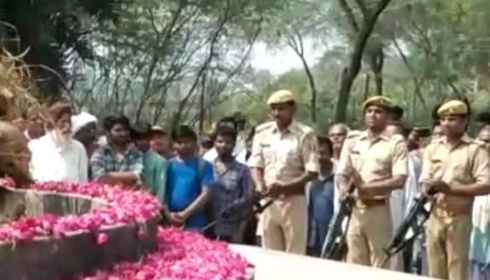 बहराइच: गार्ड ऑफ ऑनर के साथ राजा चंद्रमणि कांत सिंह का हुआ अंतिम संस्कार