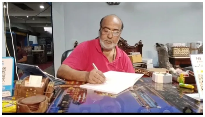 रायबरेली: मुनव्वर राना के भाई ने अखिलेश पर साधा निशाना, योगी की बात का किया समर्थन