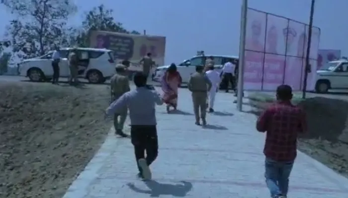बहराइच: सीएम योगी को रिसीव करने के लिये दौड़ लगाने लगीं डीएम, वीडियो वायरल