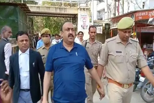 आजम खां के करीबी सपा नेता यूसुफ मलिक ने कोर्ट में किया सरेंडर, जानें क्या है पूरा मामला